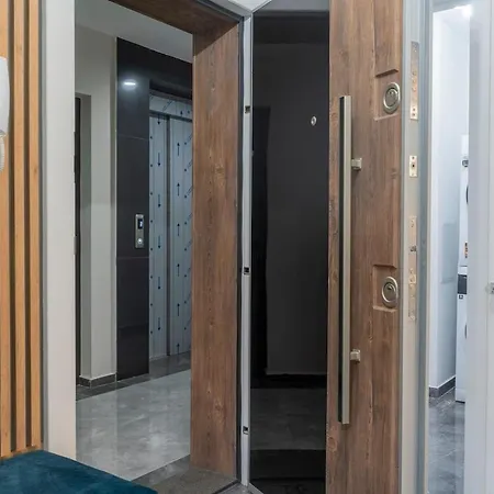 Luxury & Modern - Rowing Canal * بلوفديف